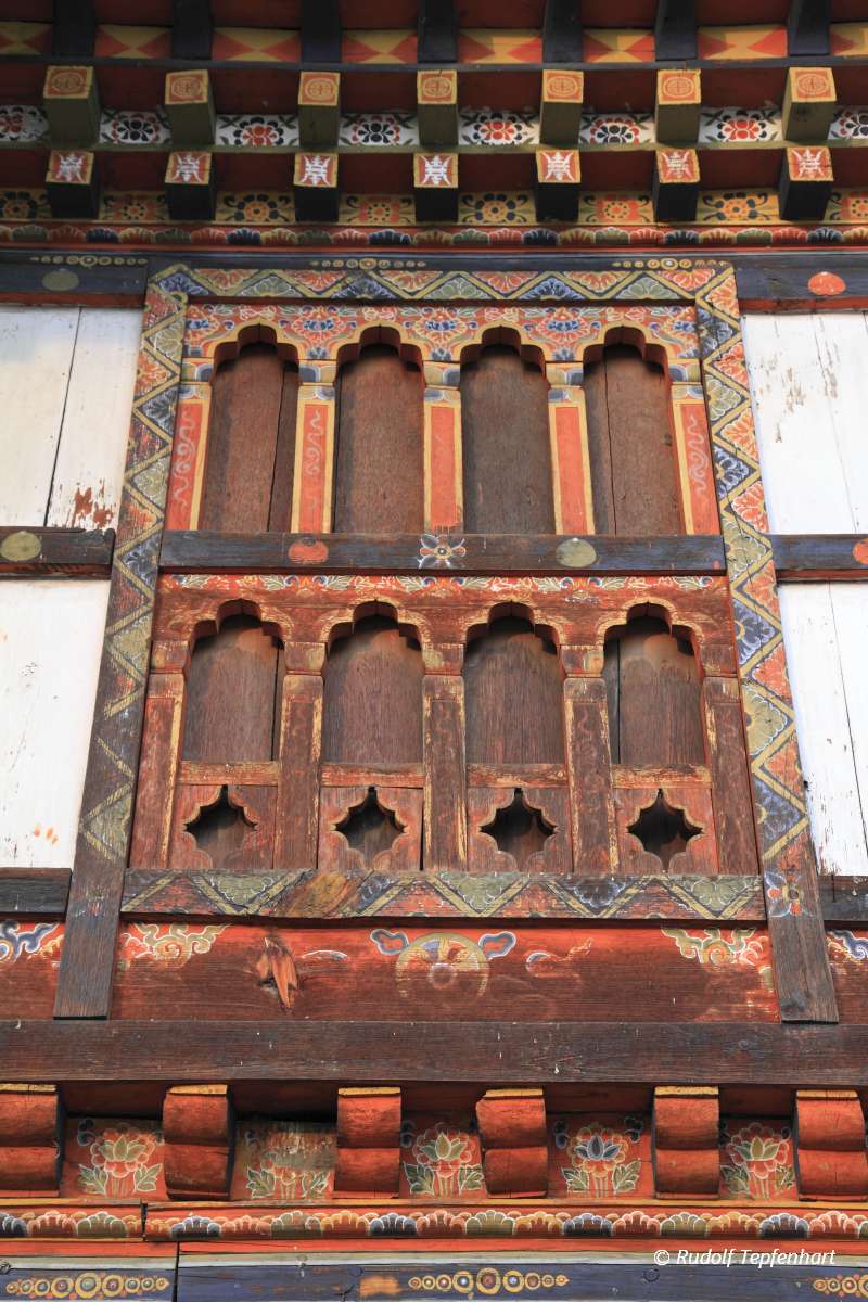 Painting work at the Dzong