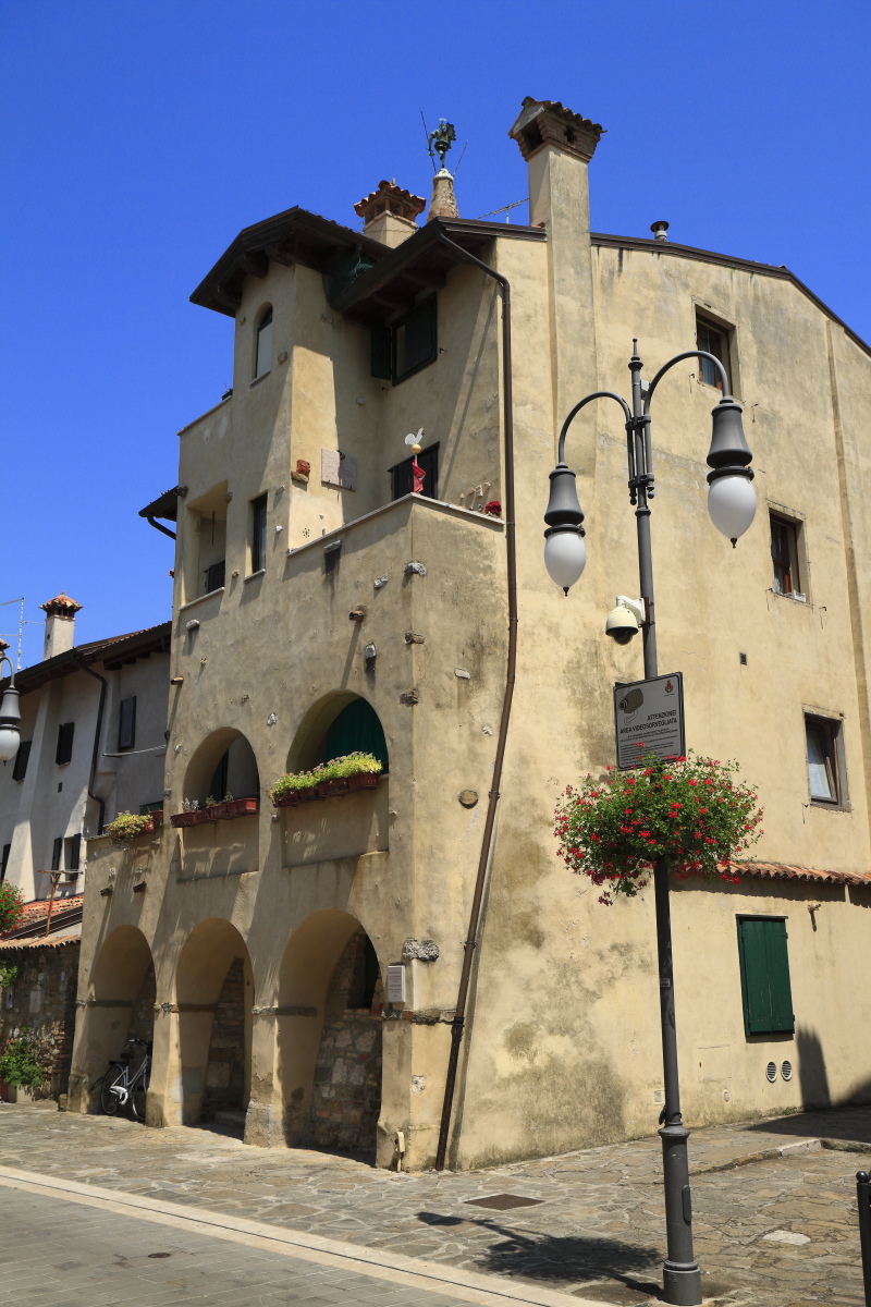 07.11 Friaul  MG 1100