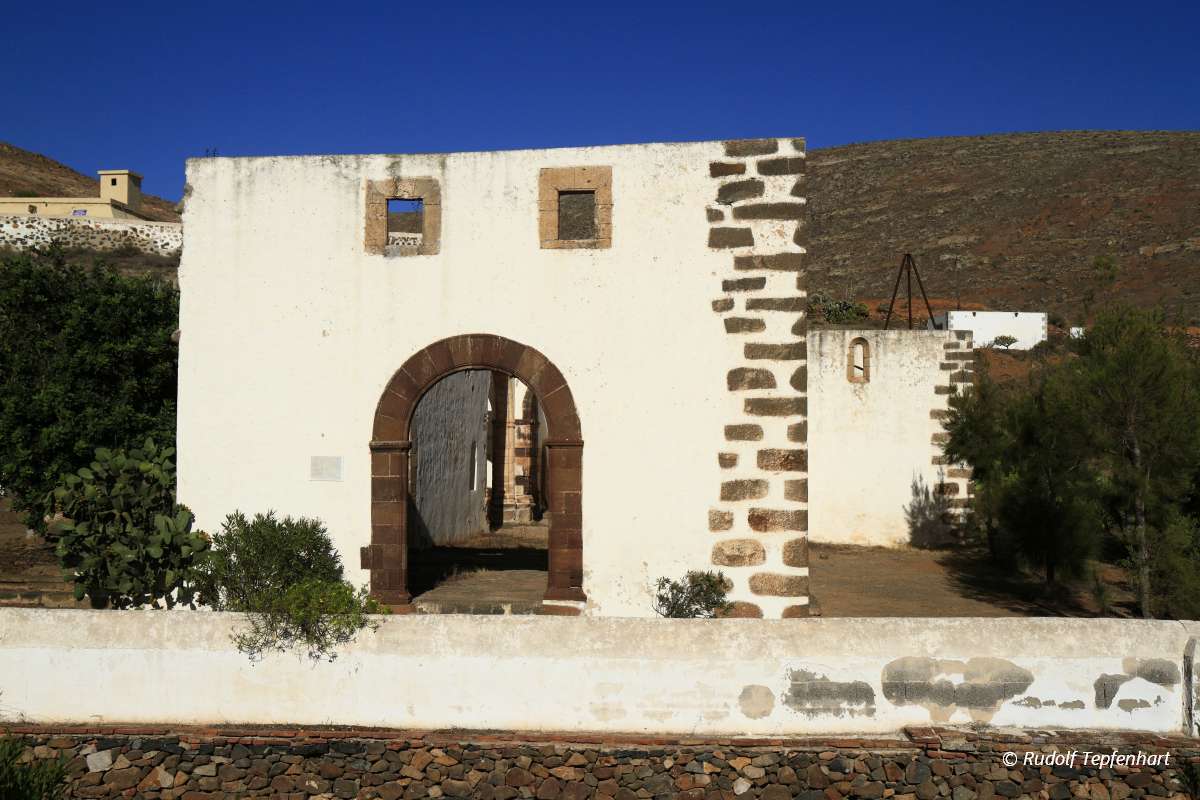 Ruins of the Iglesia Conventual de San Buenaventura church, Fuer