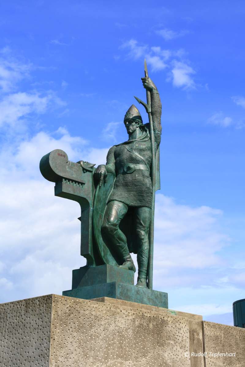 Statue of Ingolfur Arnarson