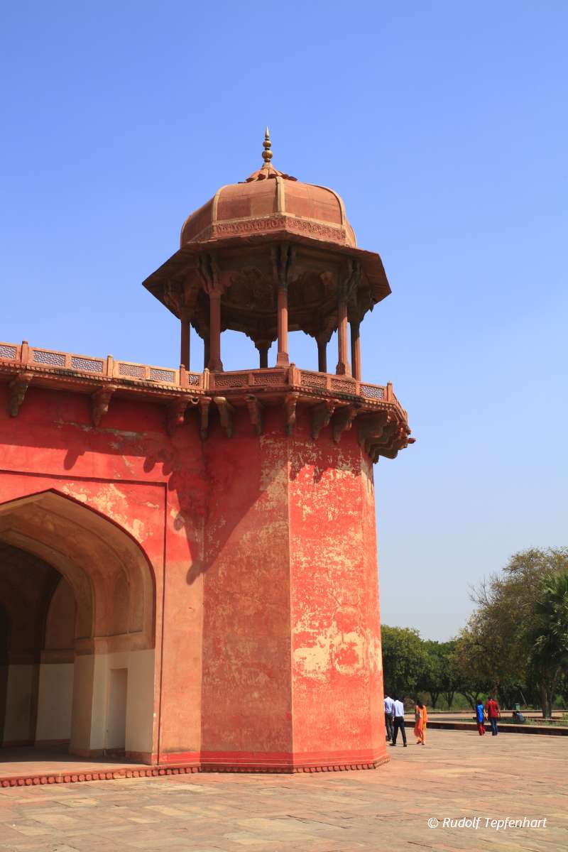 The Tomb of Akbar