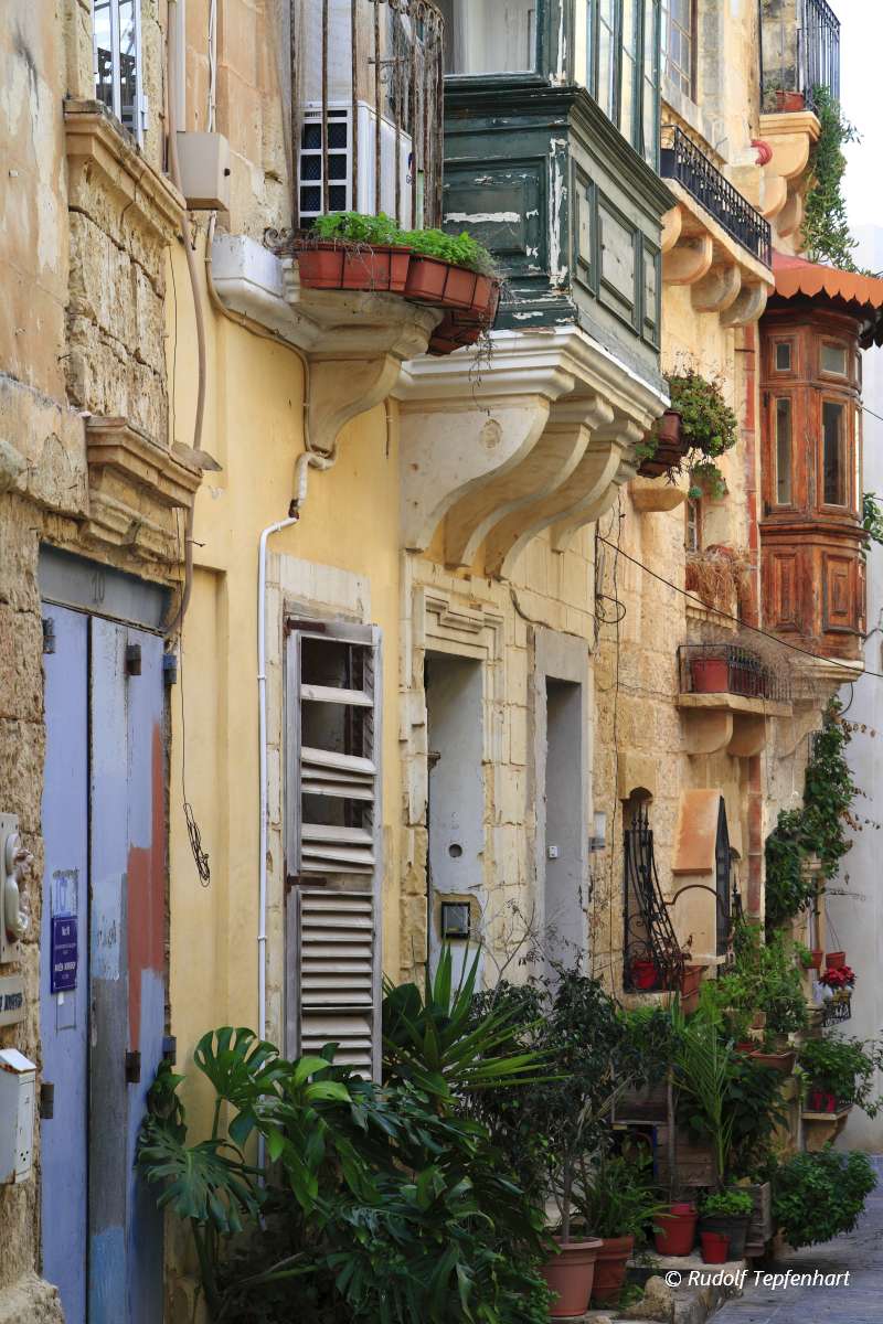 Alley in Mdina, Malta