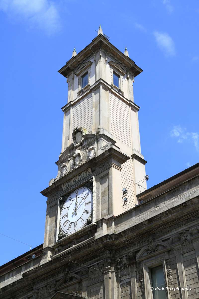 Piazza dei Mercanti, medieval square