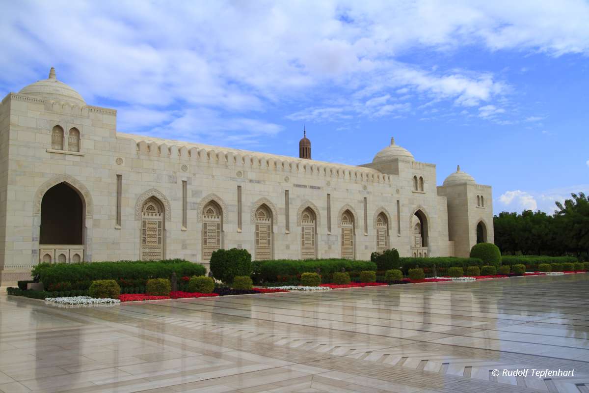 Sultan Qaboos Grand Mosque